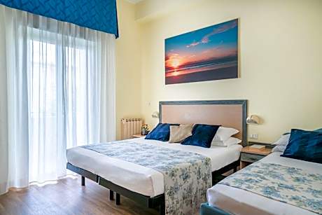 Classic Double or Twin Room with Balcony