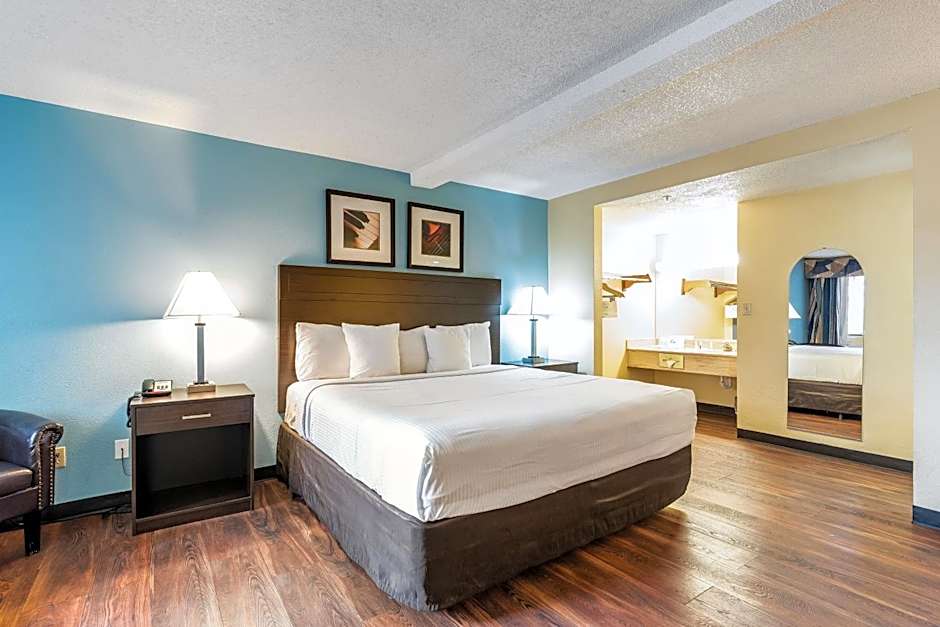 Days Inn by Wyndham Federal Way