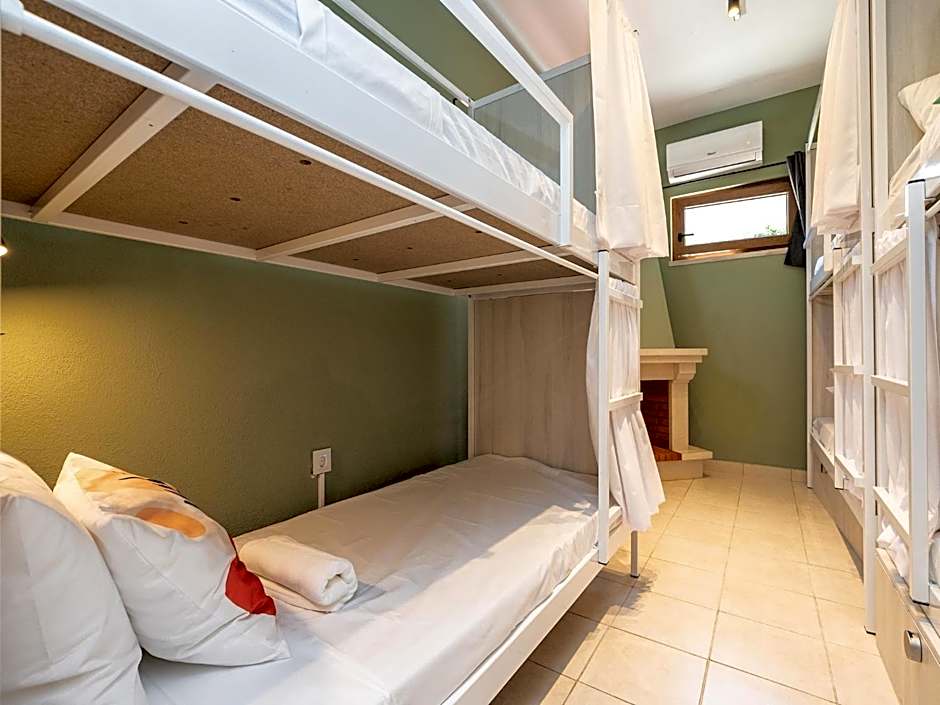 Walk in Hostel Faro Airport