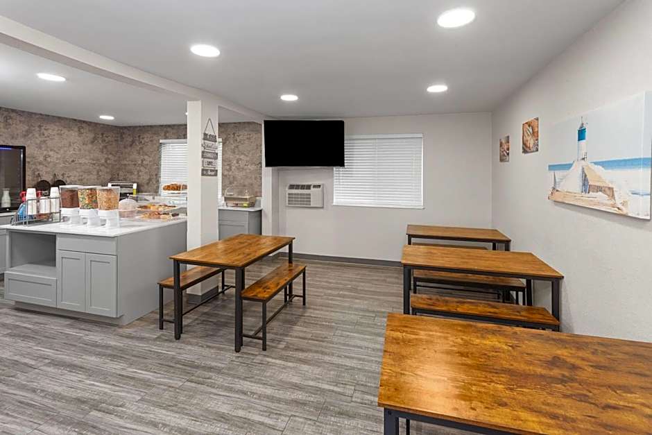 Days Inn by Wyndham Waukegan