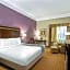 La Quinta Inn & Suites by Wyndham Cleburne