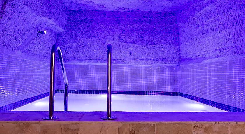 Travel Inn Cave Hotel