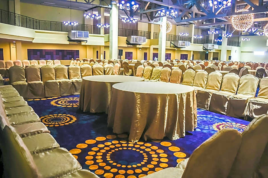 Aman Hills Hotel