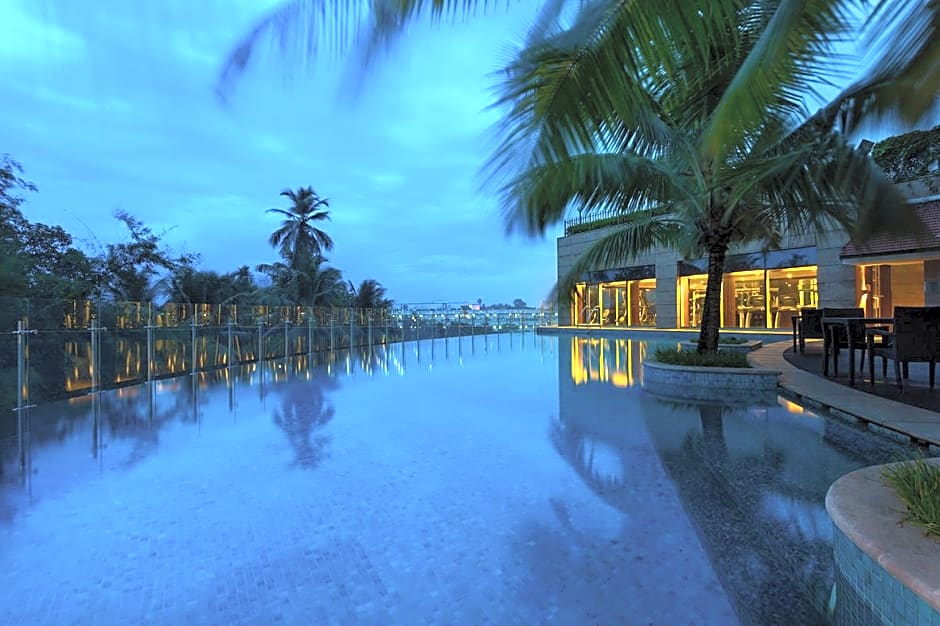 Crowne Plaza Kochi By IHG