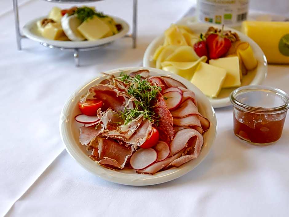 Mitten in der Welt - GH Roither