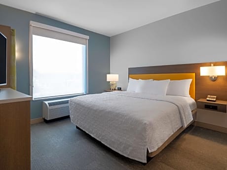 1King Hearing Accessible Suite