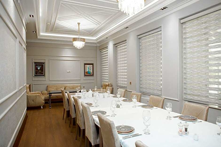 Grand Hotel