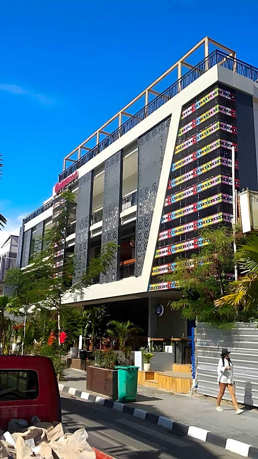 DEJAVU 2.0 HOTEL BAJO KOMODO