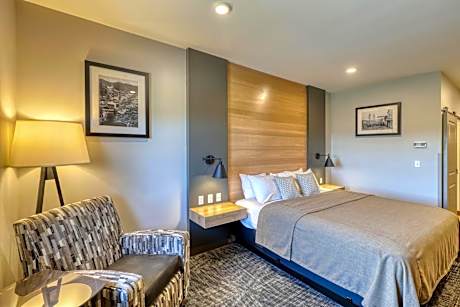 King Room with Balcony
