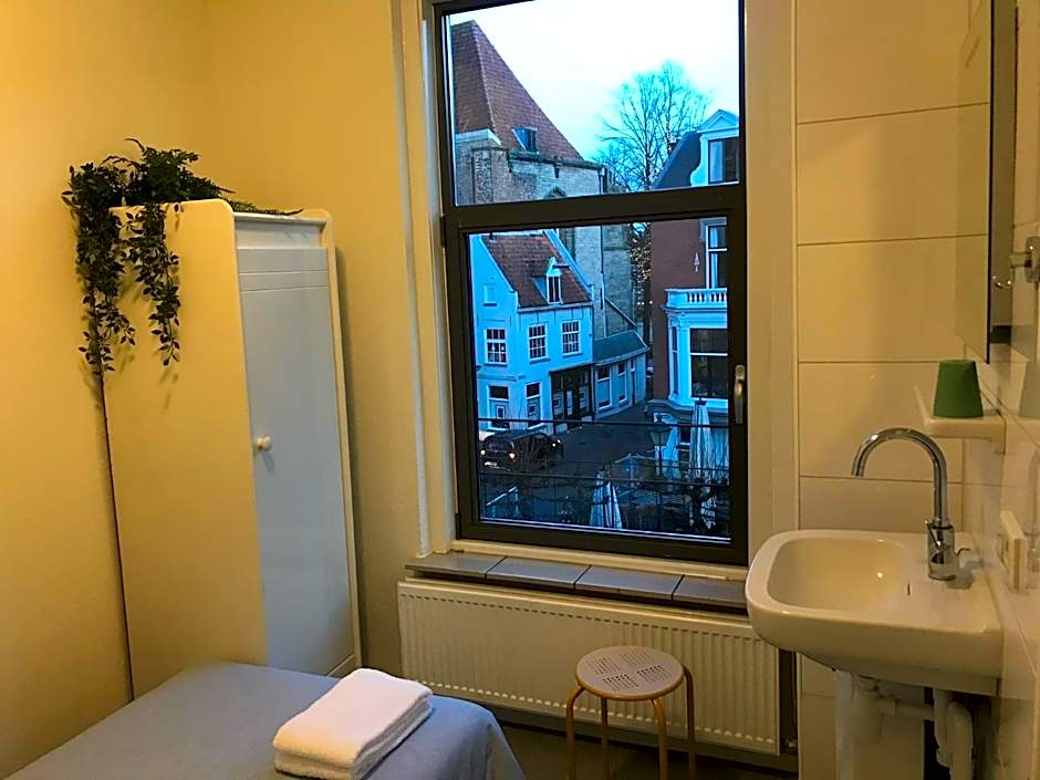 Kleinschalig Hostel in Deventer, centrum stad, aan de IJssel,