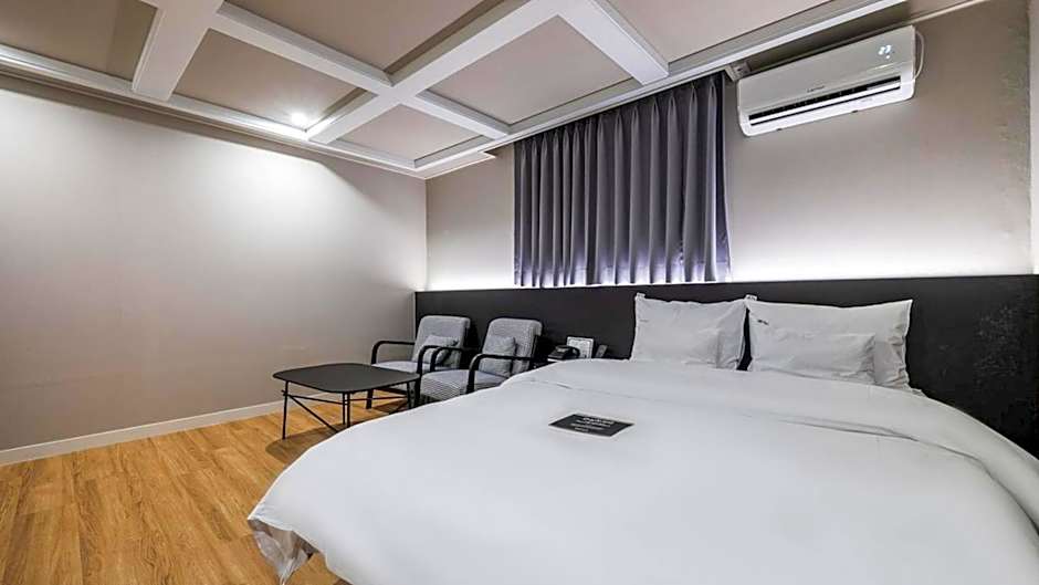 DongBaek Hotel Gohyeon