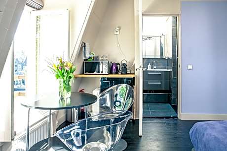 Studio Apartment with Canal View