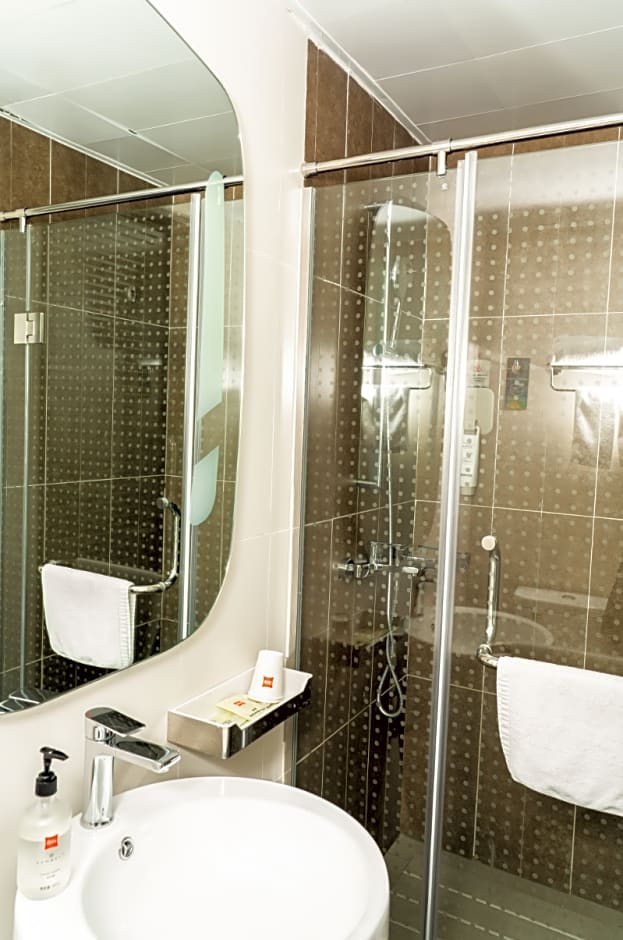 Ibis Hefei Pedestrian Street Hotel