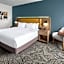 La Quinta Inn & Suites by Wyndham Chattanooga - East Ridge