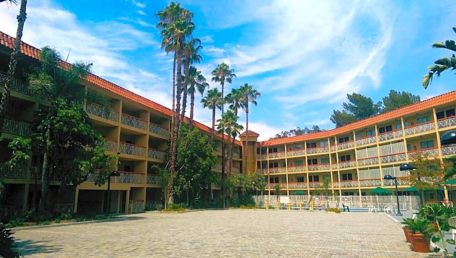 Ramada by Wyndham Burbank Airport