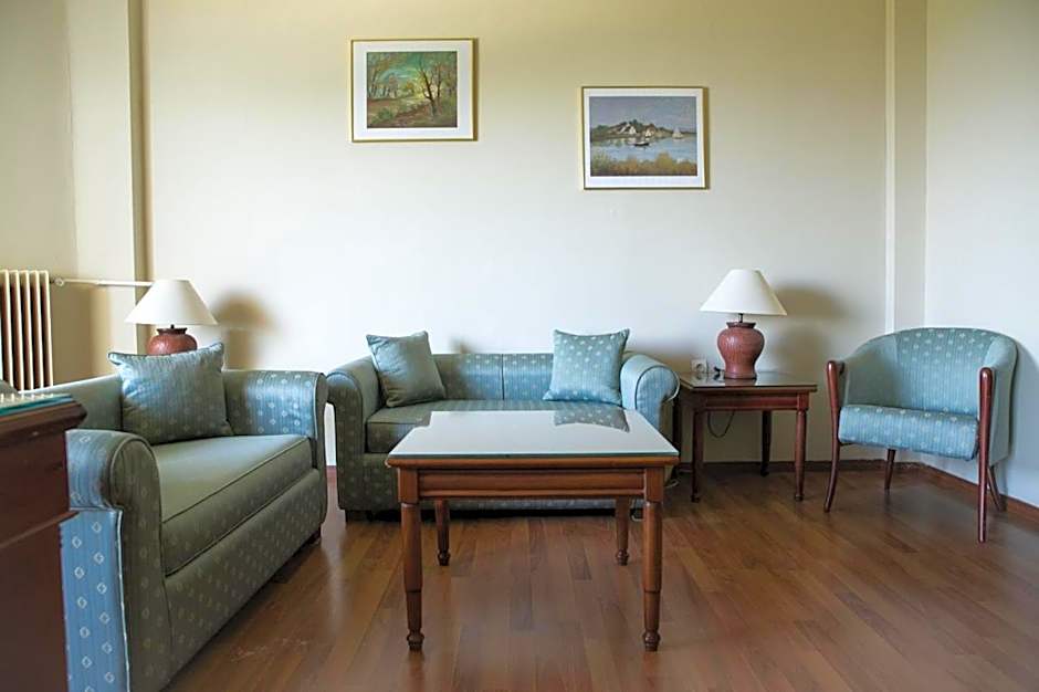 Tzaki hotel & restaurant Patras