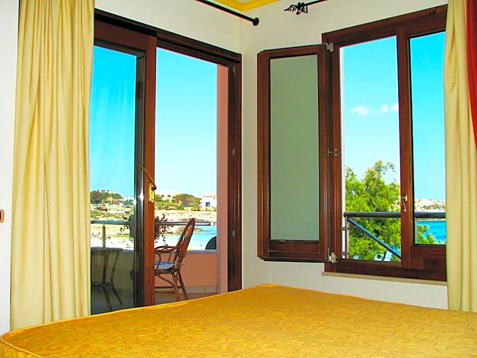 Hotel Il Faro Della Guitgia Tommasino