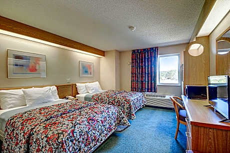 Double Room with Two Double Beds - Accessible/Smoking