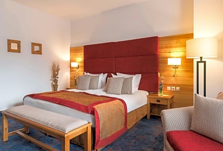 Deluxe room Town view King