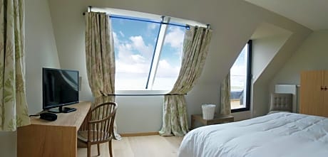 Double Room with Terrace and Sea View