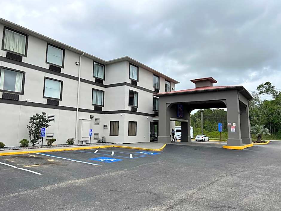 Quality Inn & Suites Biloxi - Ocean Springs