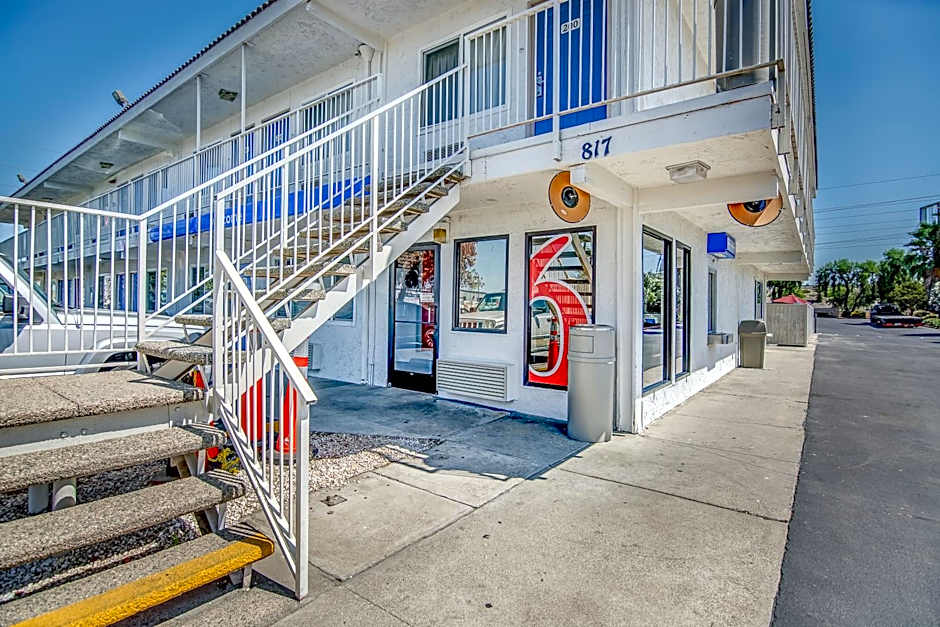 Motel 6-Stockton, CA - Charter Way West