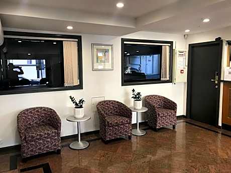 Edgecliff Lodge Motel