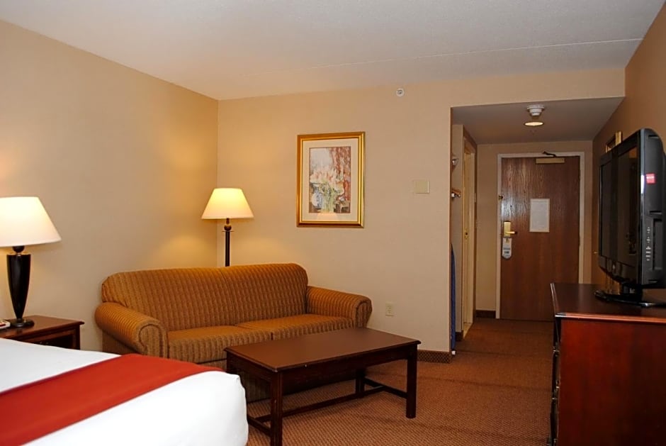 Holiday Inn Express Hotel & Suites Providence-Woonsocket