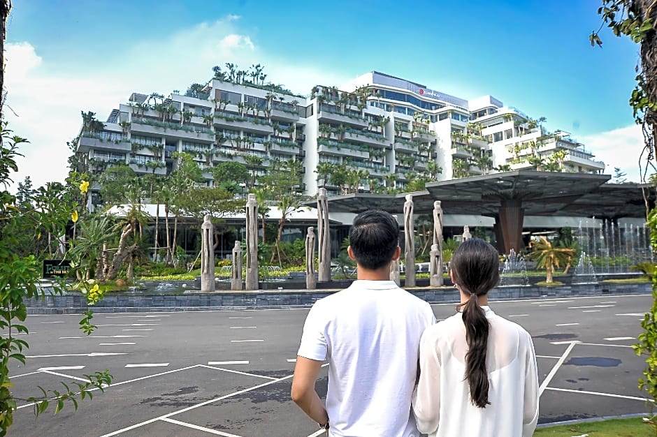 FOREST IN THE SKY - FLAMINGO DAI LAI