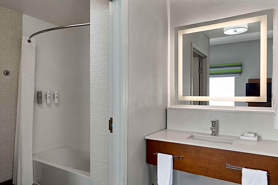 Hampton Inn By Hilton And Suites Dothan