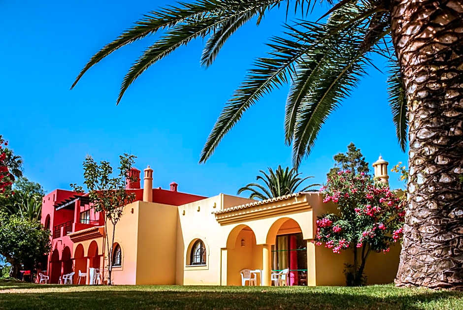 Colina Village