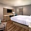 Travelodge by Wyndham LAX South