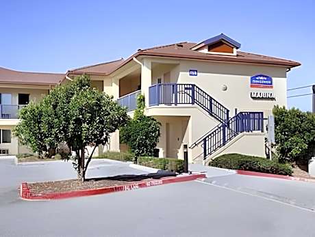 Monarch Valley Inn Marina at Monterey Bay