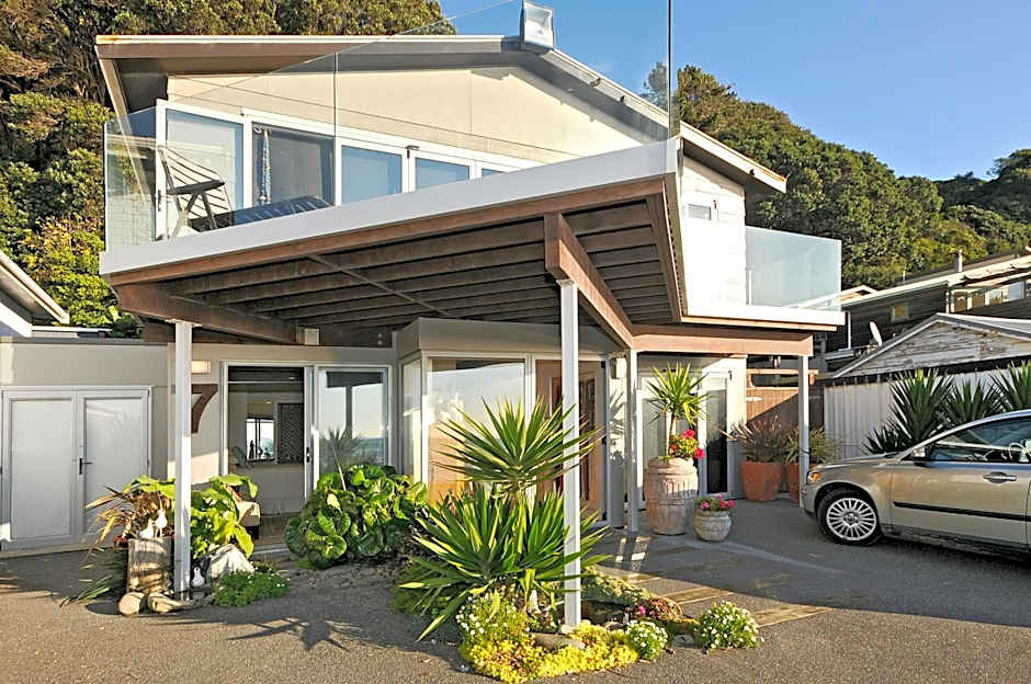 Kapiti Waves Bed & Breakfast