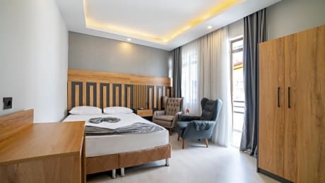 Suite with Pool View