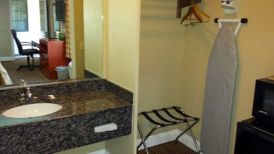 Regency Inn