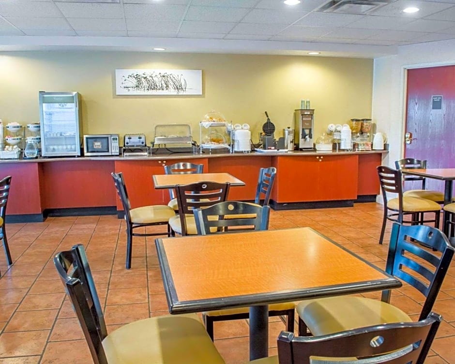 Wingate by Wyndham Dublin Near Claytor Lake State Park