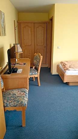 Twin Room with Bathroom