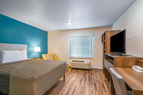 Standard Queen Room - Non-Smoking