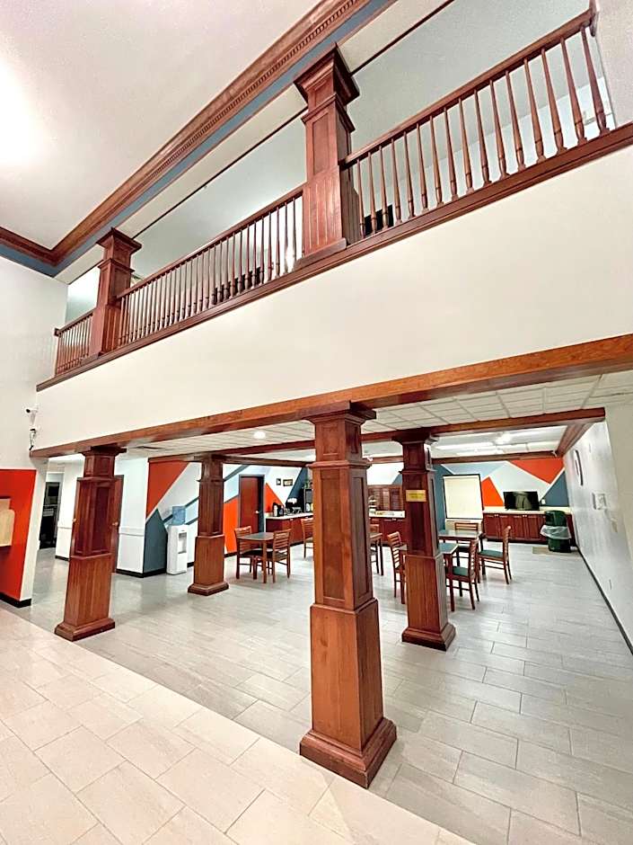 Grand Vista Hotel & Suites