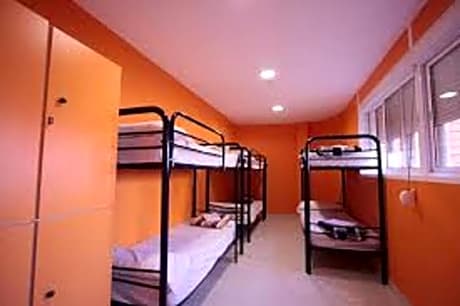 Bed in 8-Bed Mixed Dormitory Room