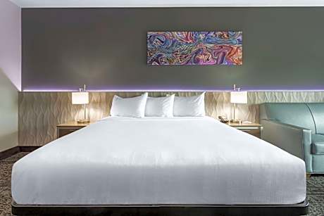 King Studio Suite - Non-Smoking