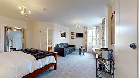 Double Room with Sofa Bed & Sea View