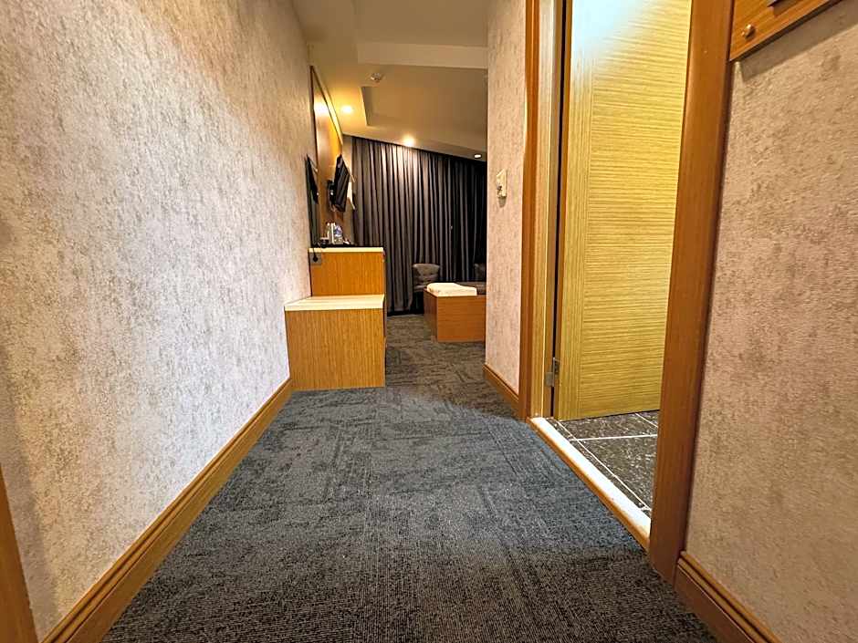 E5 PARK OTEL