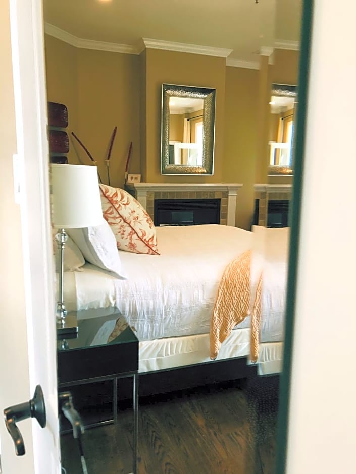 Suites at 249