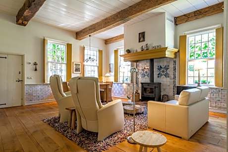 One-Bedroom Apartment with Garden View