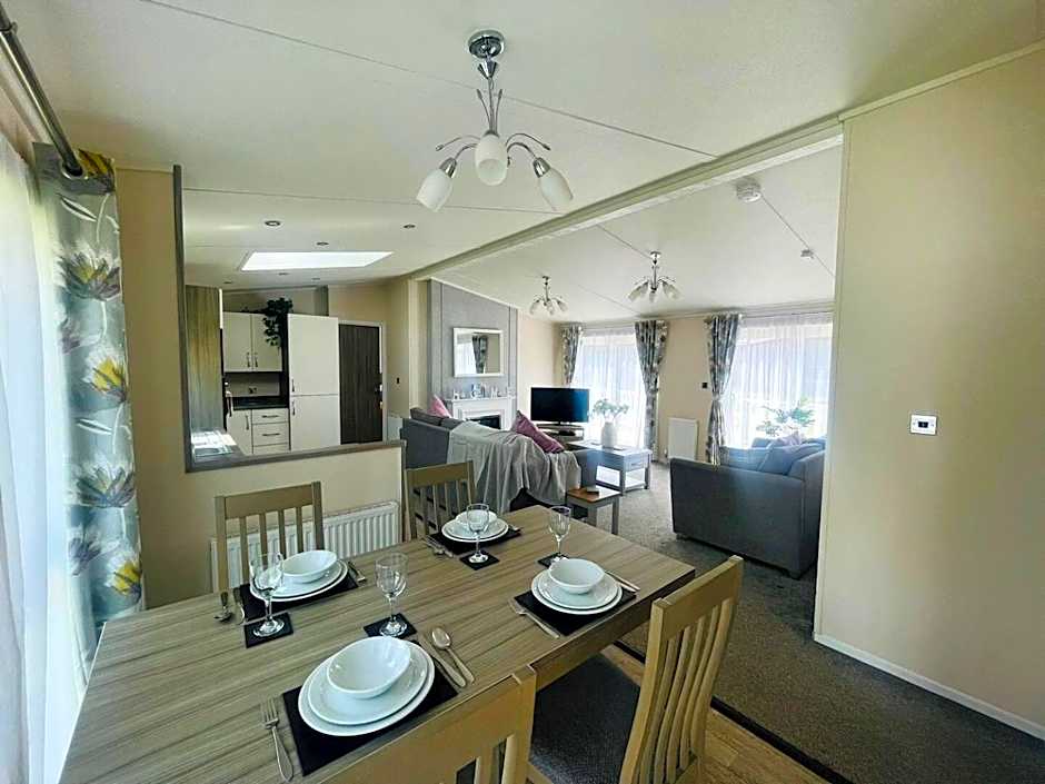 Waterside Retreat With Hot Tub