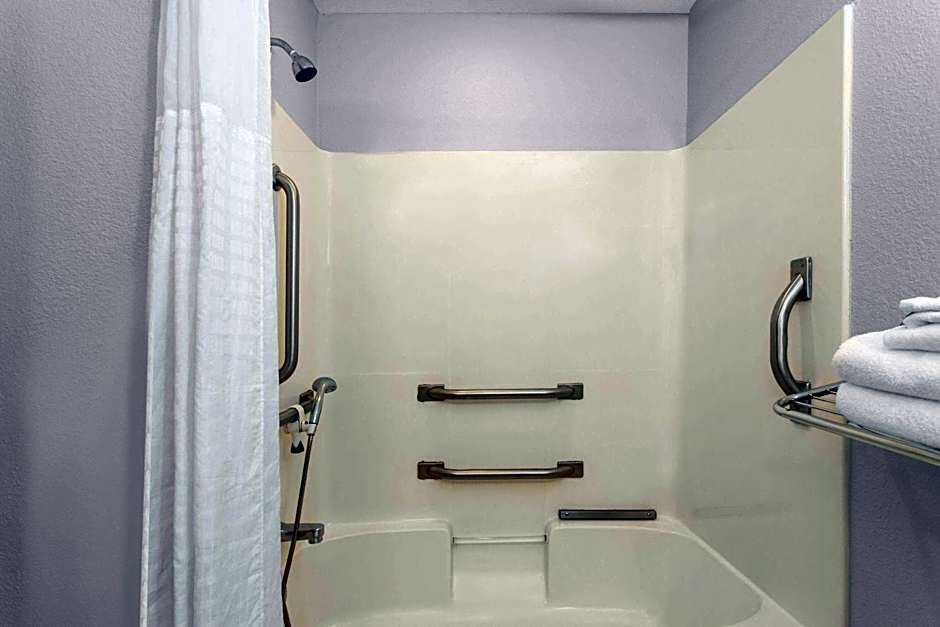 Microtel Inn & Suites by Wyndham Panama City