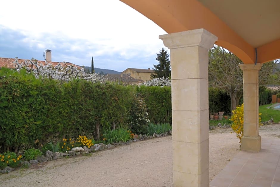 Le Nid au Pied du Mont Ventoux