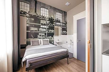 1 Bedroom Apartment with Sofa Bed & Extra Double Bed